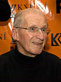 El político checo Lubomír Štrougal