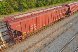 Covered hopper grain car