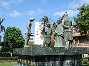 Statues of Koxinga and Dutch emissary at Chihkan Tower, the site where Fort Provintia once stood.