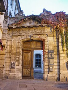 Photo de l'entrée de la Maison Jean Vilar.