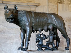 "הזאבה הקפיטולינית", פסל אטרוסקי של הזאבה הקפיטולינית המניקה את התאומים רומולוס ורמוס.