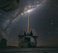 2010 – Pozorování Mléčné dráhy na observatoři Paranal v srpnu 2010 pomocí laserové korekce