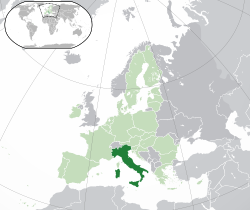 Местоположбата на  Италија  (темнозелена) – на Европскиот континент  (светлозелена и темносива) – во Европската унија  (светлозелена)