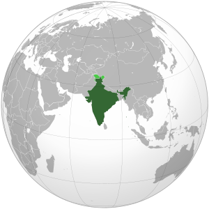 Индия на карте мира. Светло-зелёным обозначены заявленные, но неконтролируемые территории