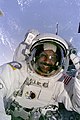 Вінстон Скотт під час виходу у космос