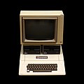 22. Apple II számítógép a Musée Bolo gyűjteményében kiállítva (Svájci szövetségi műszaki intézet, Lausanne, Svájc) (javítás)/(csere)