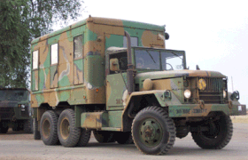 10-wheel U.S. Army 6×6 M35 2½ ton cargo truck, with one front and two rear axles