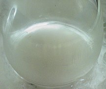 Takto pripravené Grignardovo činidlo sa schladí na 0 °C pred pridaním karbonylovej zlúčeniny. Roztok sa zakalí, pretože sa z neho vylúči Grignardovo činidlo.