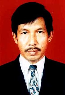 Hasanuddin Murad as a member of the People's Representative Council.jpg