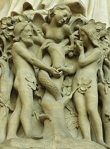 Kača skuša Adama in Evo; del Poslednje sodbe na portalu Device na zahodni fasadi