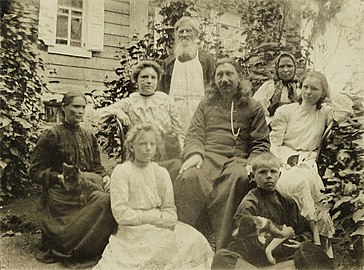 New Hieromartyr Platon Gornykh, with his family.