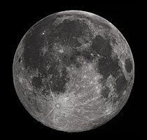 從地球的北半球看見的滿月