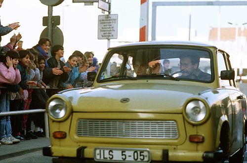Checkpoint Charlie po páde Berlínskeho múru