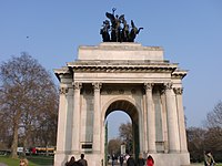 Wellington Arch v Londonu, zgrajen v spomin na britansko zmago v napoleonskih vojnah