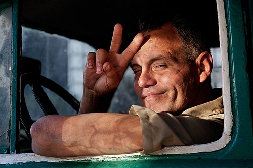 Havana - Cuba - Man giving a V sign - 1326.jpg