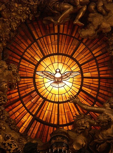 Holubica ako symbol Ducha Svätého v Bazilike svätého Petra