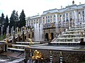 ペテルゴフに所在するバロック様式のボリショイ大宮殿（1714年-1725年）