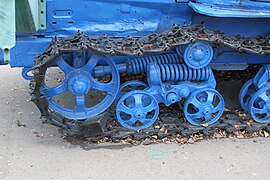 Ходовая часть быстроходного гусеничного трактора ДТ-75