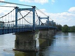 Le pont de Chateauneuf sur Loire.jpg