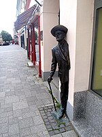 Szombathely – James Joyce szobor a homlokzaton