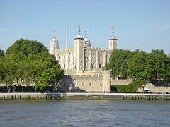 Torre de Londres (1078): Guillermo el Conquistador construyó la Torre Blanca central como su fortaleza y residencia.