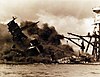 Палаючий USS Arizona під час японського нападу на Перл-Гарбор, 7 грудня 1941