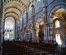 Bóvedas de aristas en la basílica de Vézelay
