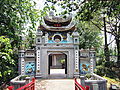 Cổng đền Ngọc Sơn.