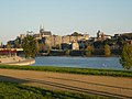 Lâu đài Angers nhìn từ bờ sông